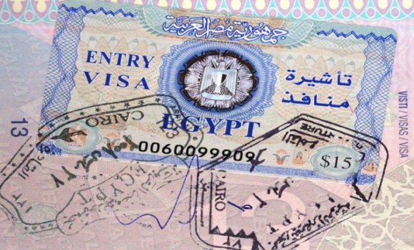 Погранслужба Египта приняла решение временно приостановить решение по паспортам